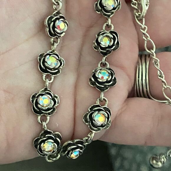 Premier Designs Aurora Boralis Floral Necklace - Picture 3 of 4